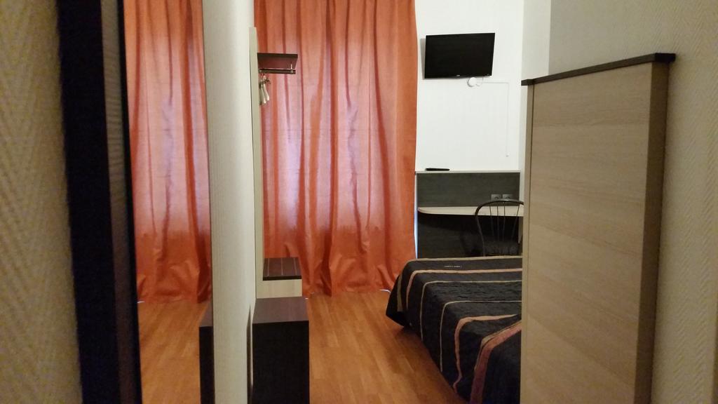 Hotel D'Alsace Villeurbanne Szoba fotó