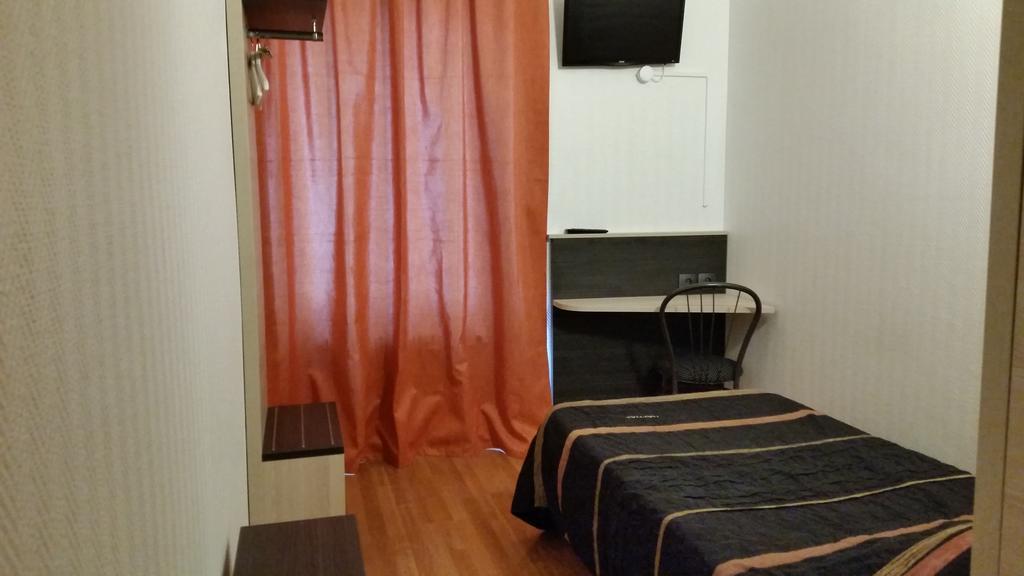 Hotel D'Alsace Villeurbanne Szoba fotó